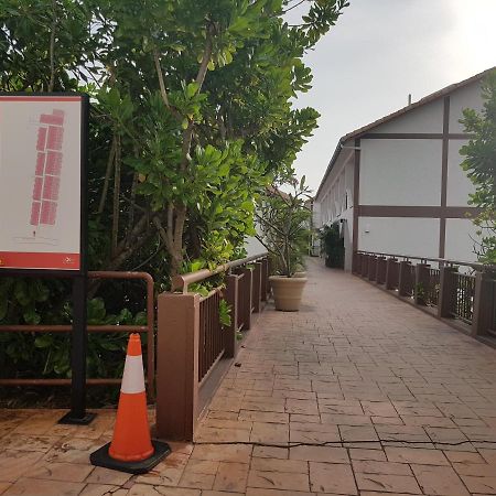 Tokido Private Water Chalet Pd Port Dickson Exterior photo